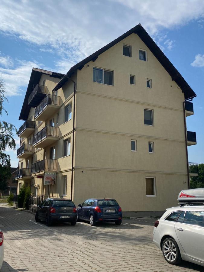Wanderlust Home Cream, Rasnov Apt For 4, Wifi And Free Parking Exteriér fotografie