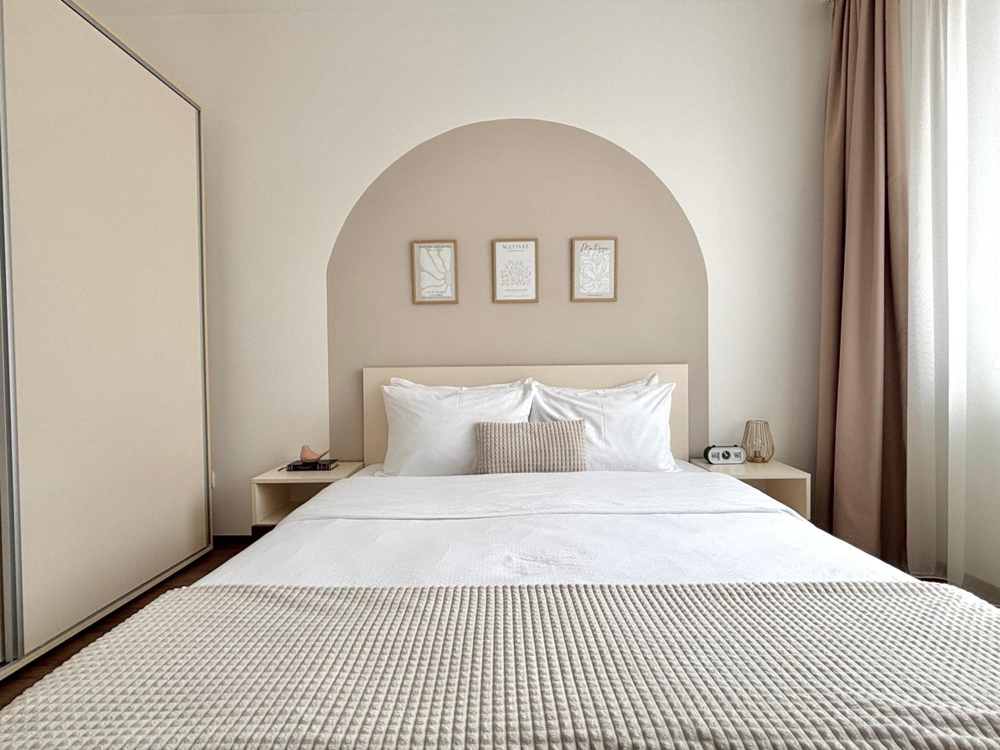 Wanderlust Home Cream, Rasnov Apt For 4, Wifi And Free Parking Exteriér fotografie