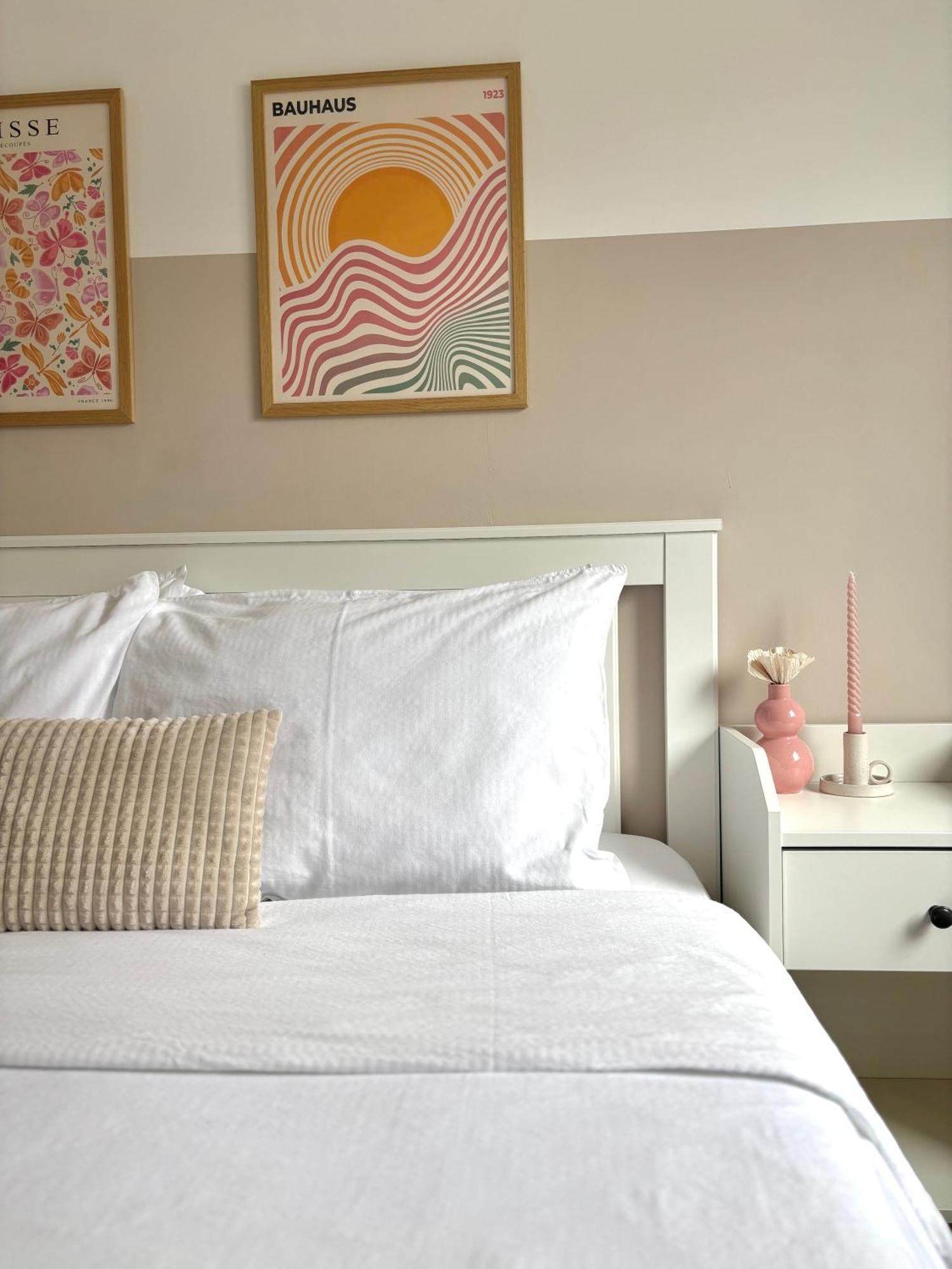 Wanderlust Home Cream, Rasnov Apt For 4, Wifi And Free Parking Exteriér fotografie