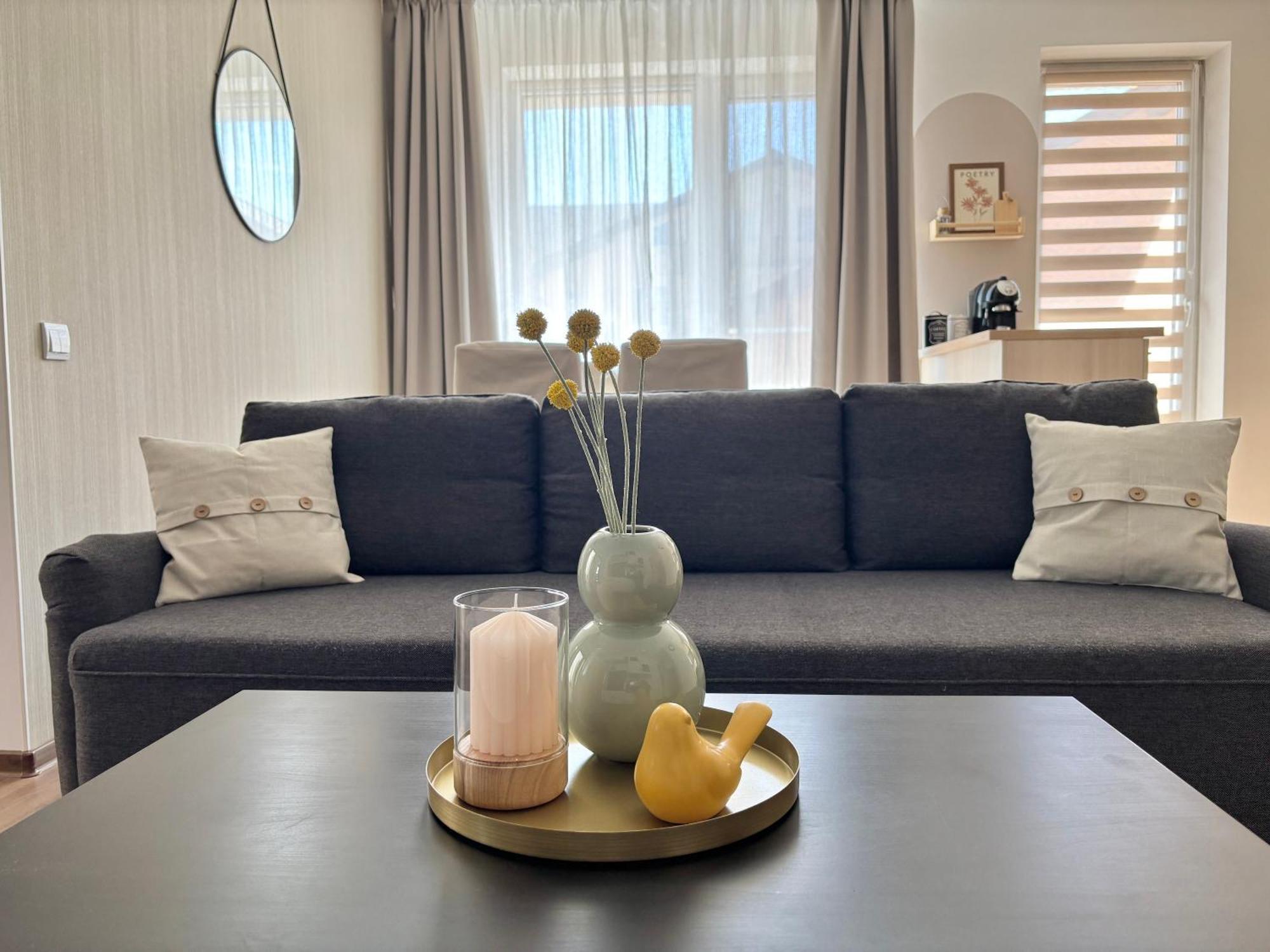 Wanderlust Home Cream, Rasnov Apt For 4, Wifi And Free Parking Exteriér fotografie