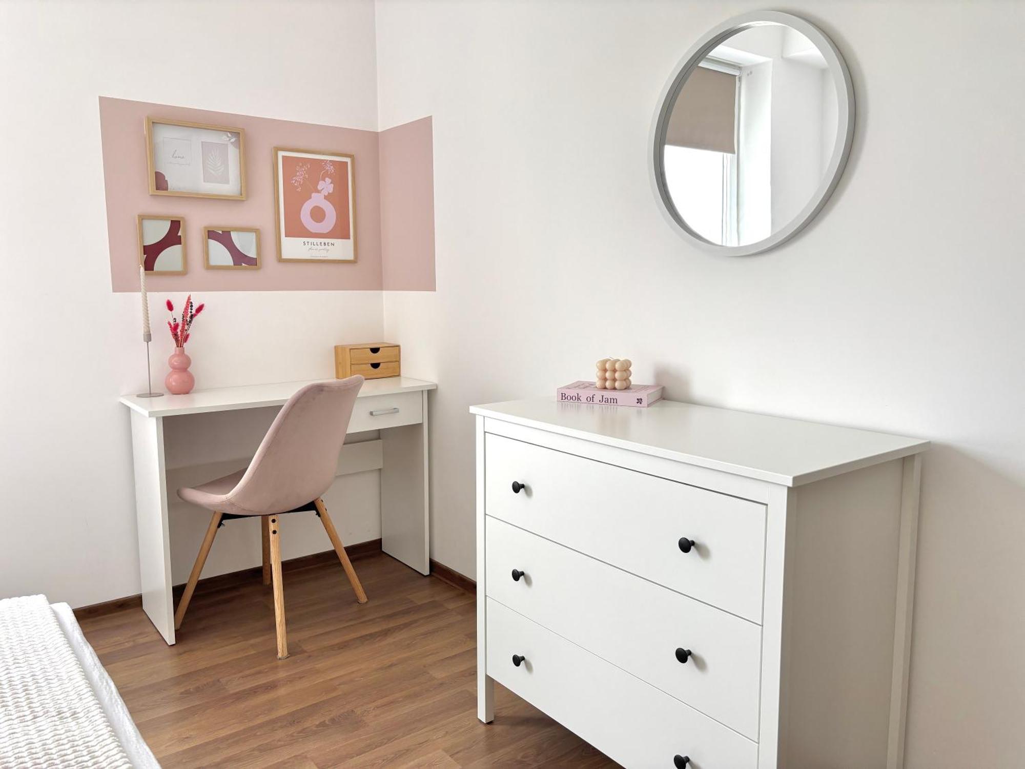 Wanderlust Home Cream, Rasnov Apt For 4, Wifi And Free Parking Exteriér fotografie