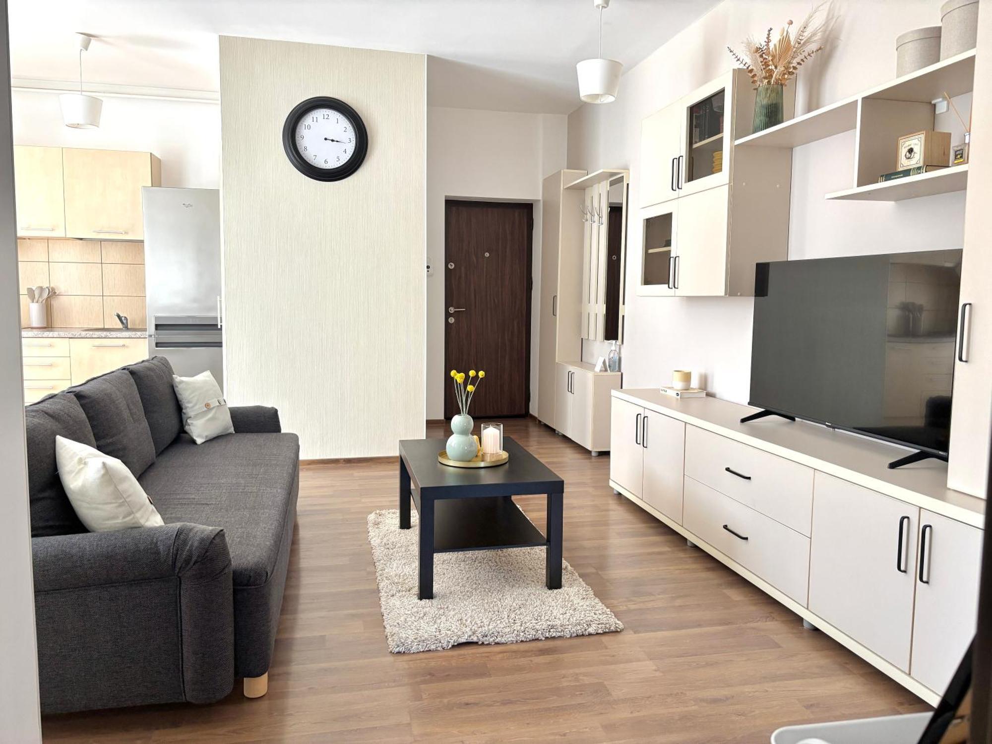 Wanderlust Home Cream, Rasnov Apt For 4, Wifi And Free Parking Exteriér fotografie